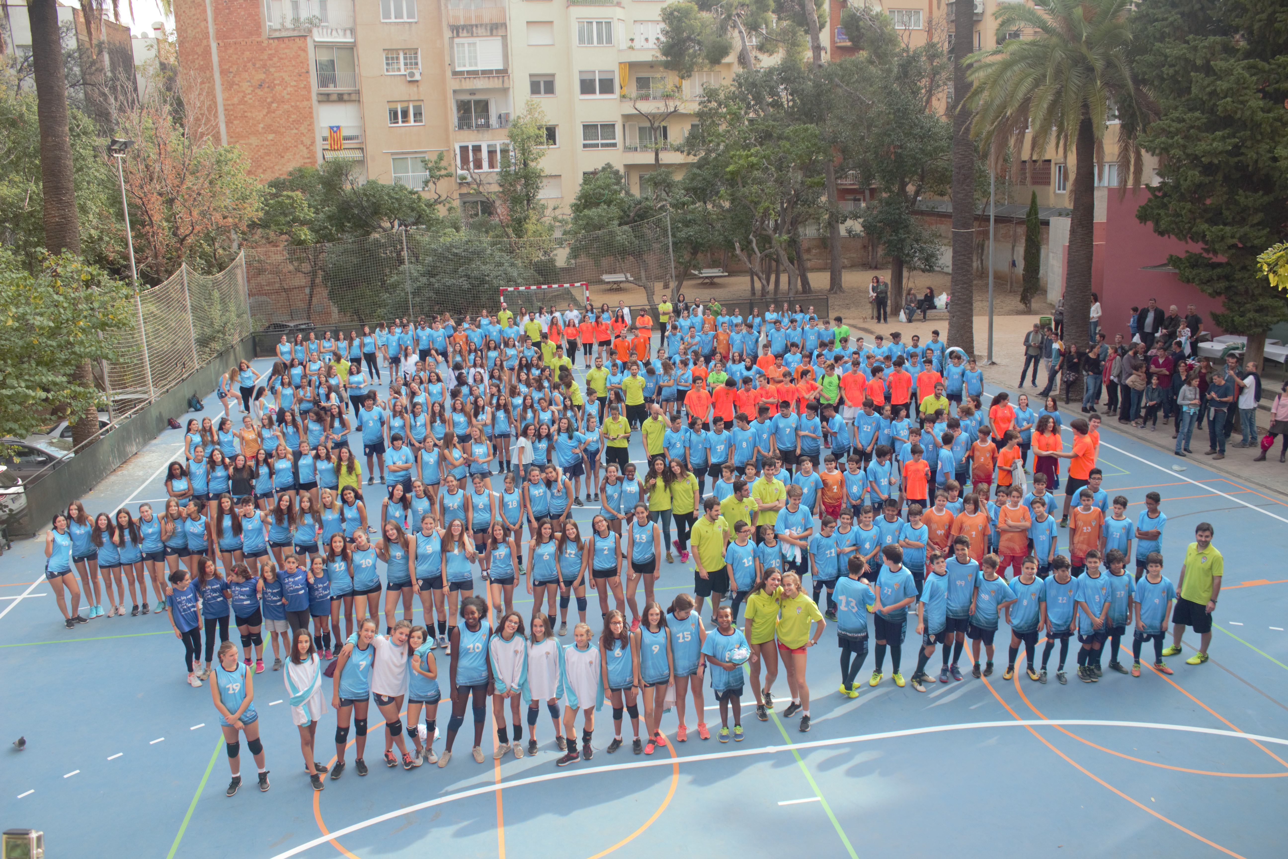 ESPECTACULAR presentació dels equips del club!